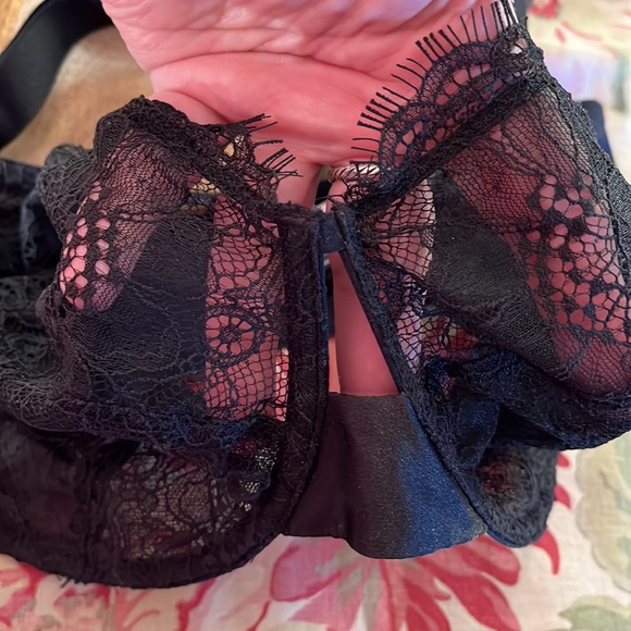 VICTORIA SECRET Size 42DDD Classic  Black Lace PushUp Underwire Bra SEXY $69 NEW - Picture 13 of 16